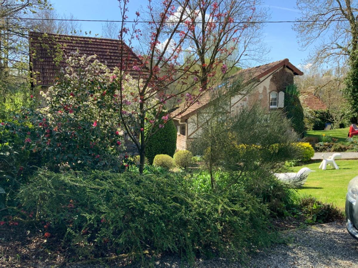 Le Moulin De La Castellerie Bed & Breakfast Moon-sur-Elle Ngoại thất bức ảnh