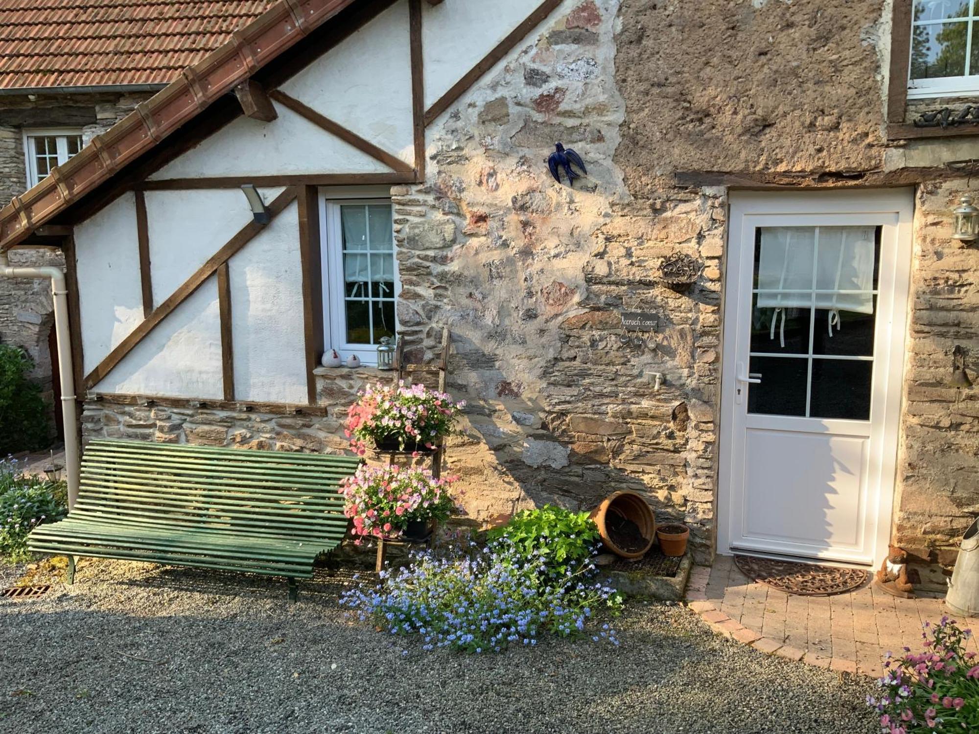 Le Moulin De La Castellerie Bed & Breakfast Moon-sur-Elle Ngoại thất bức ảnh