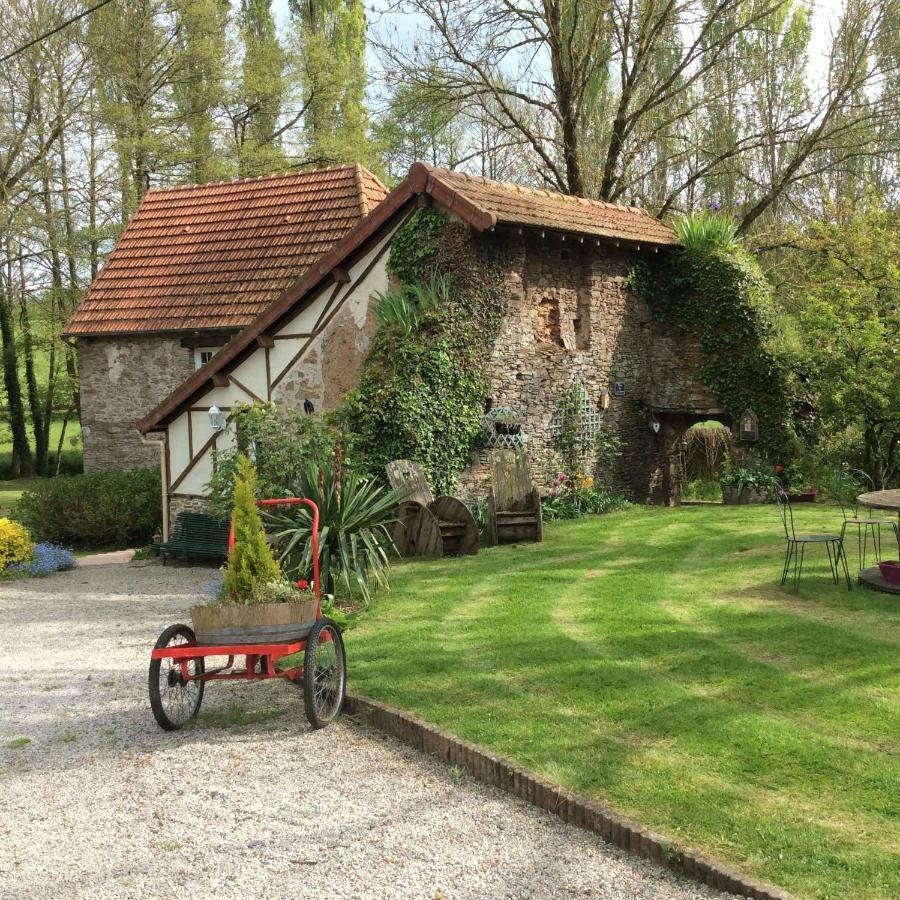 Le Moulin De La Castellerie Bed & Breakfast Moon-sur-Elle Ngoại thất bức ảnh