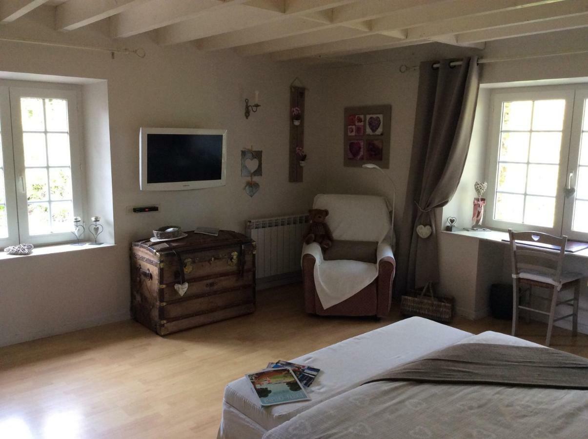 Le Moulin De La Castellerie Bed & Breakfast Moon-sur-Elle Ngoại thất bức ảnh