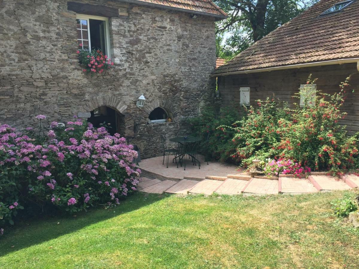 Le Moulin De La Castellerie Bed & Breakfast Moon-sur-Elle Ngoại thất bức ảnh